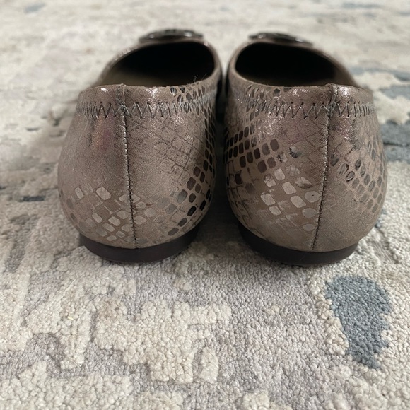 Tory Burch Women's Reva Metallic Cobra Ballet Flat - Picture 5 of 7